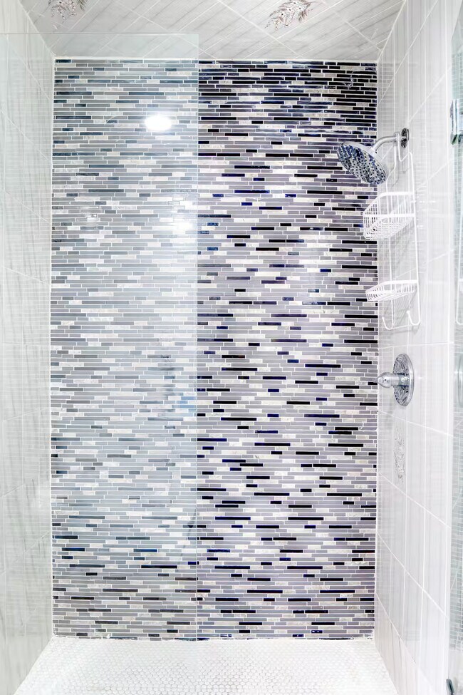 Building Photo - 470 U.S. 41-SI ID1056513P