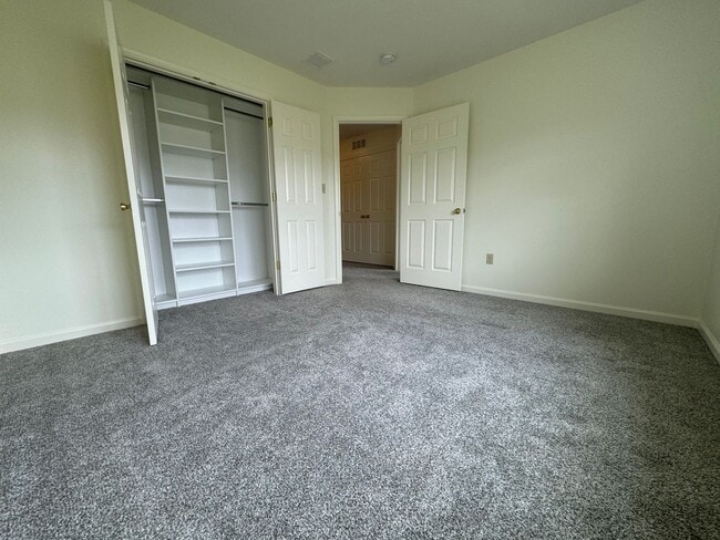 Building Photo - THREE BEDROOM TOWNHOUSE- East Penn Schools