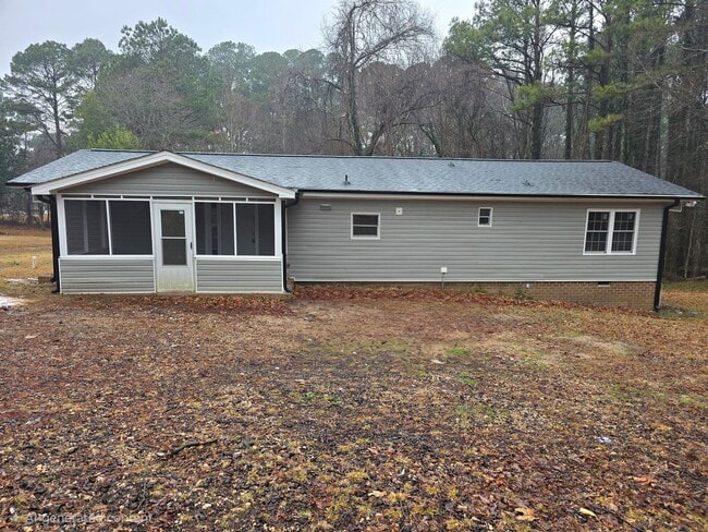 Building Photo - NEW LISTING!!!!!