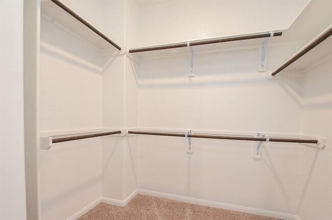 Building Photo - 21622 Calico Bush Trail