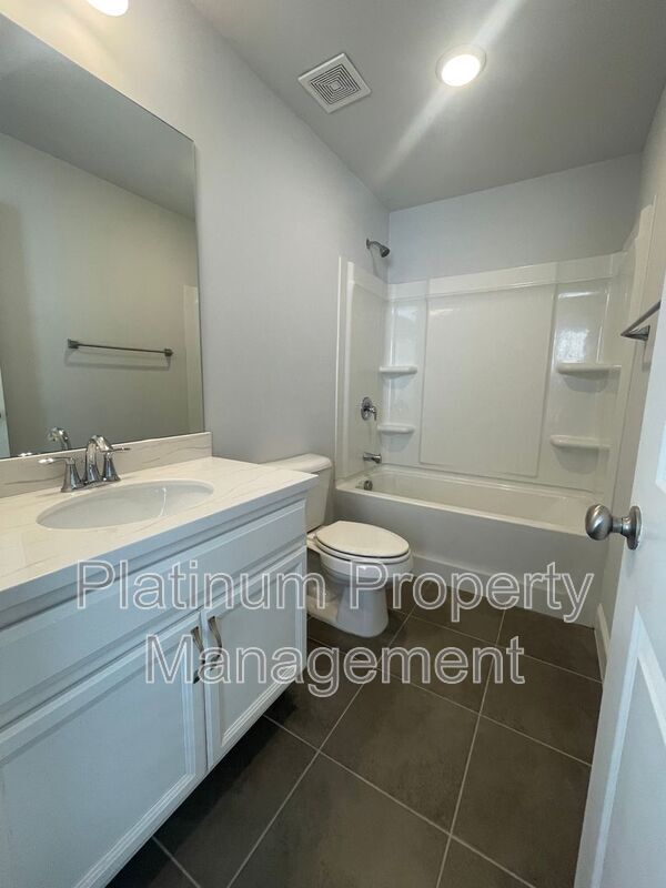 Building Photo - 2312 Echelon Ln
