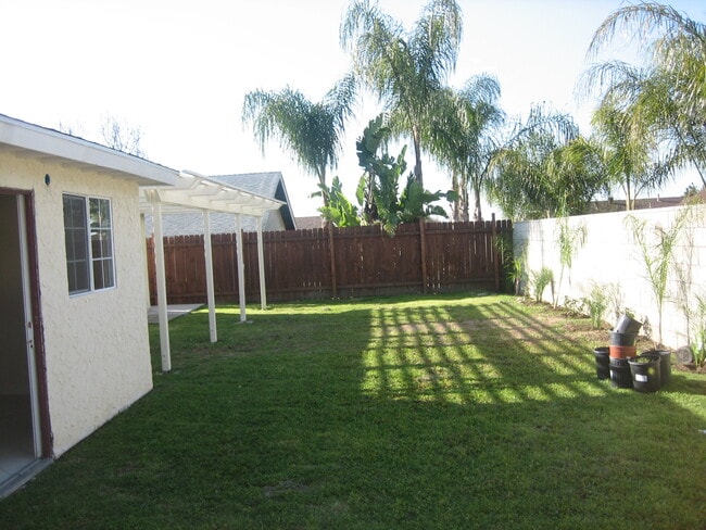 Building Photo - 1431 Alta Ave