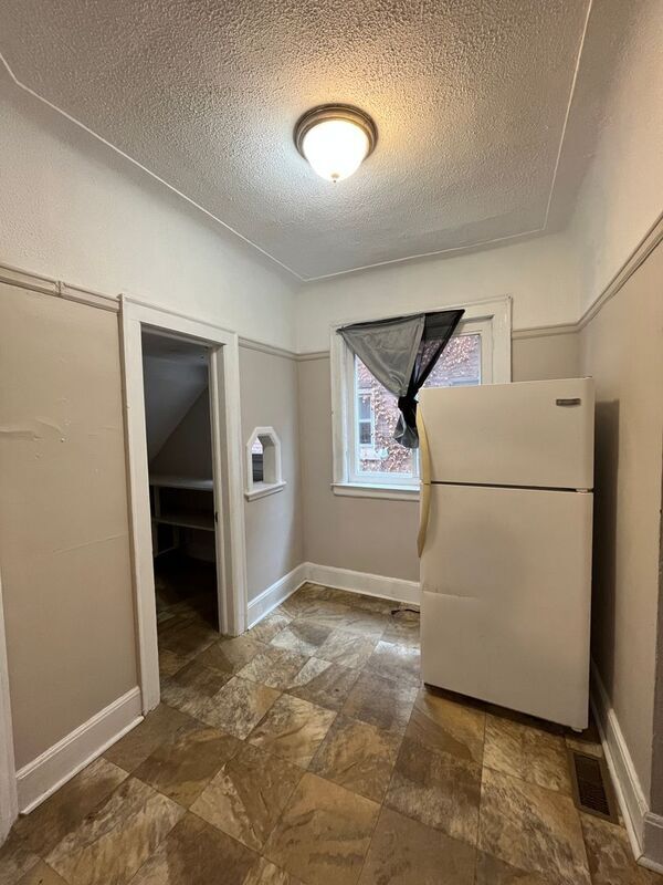 Building Photo - 3224 Calvert Ave