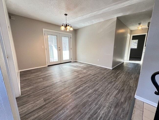 Building Photo - ?Cozy North OKC home with fireplace ?