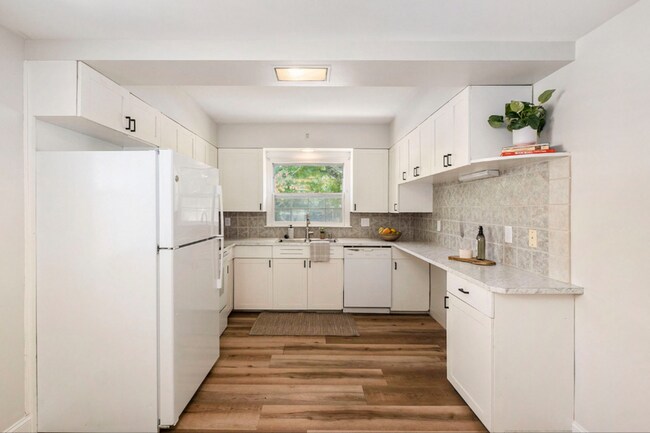 Building Photo - 75 S Fremont St NE