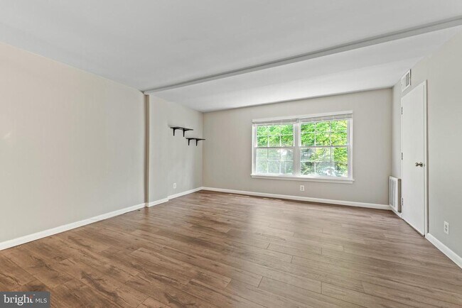 Building Photo - 7621 Provincial Dr