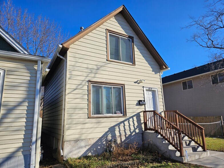 Building Photo - 870 Galtier St