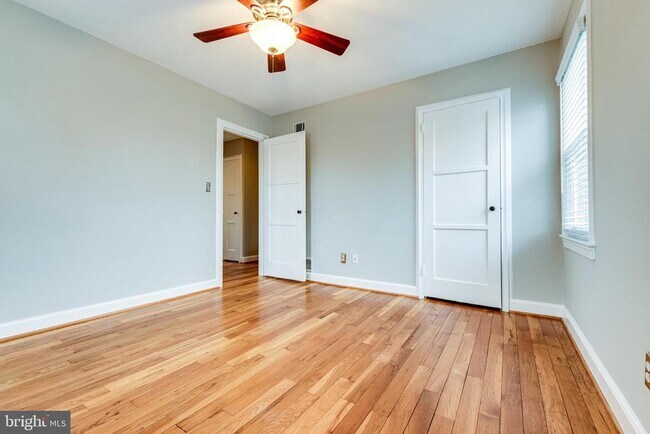 Building Photo - 5809 Mt Vernon Dr