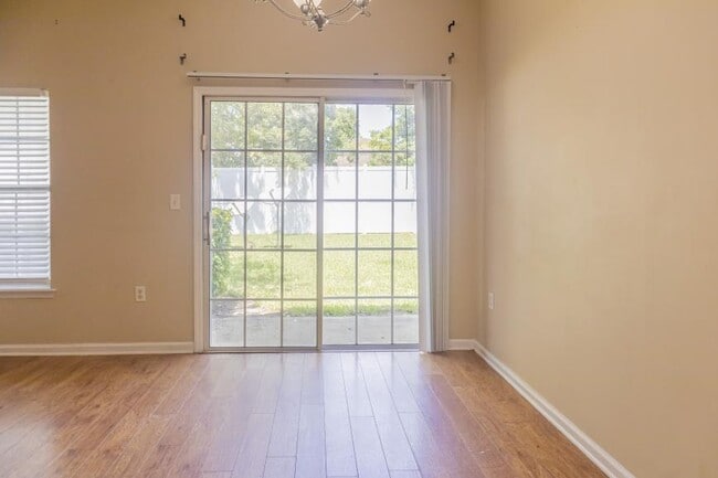 Building Photo - 3 bedroom in Jacksonville FL 32225