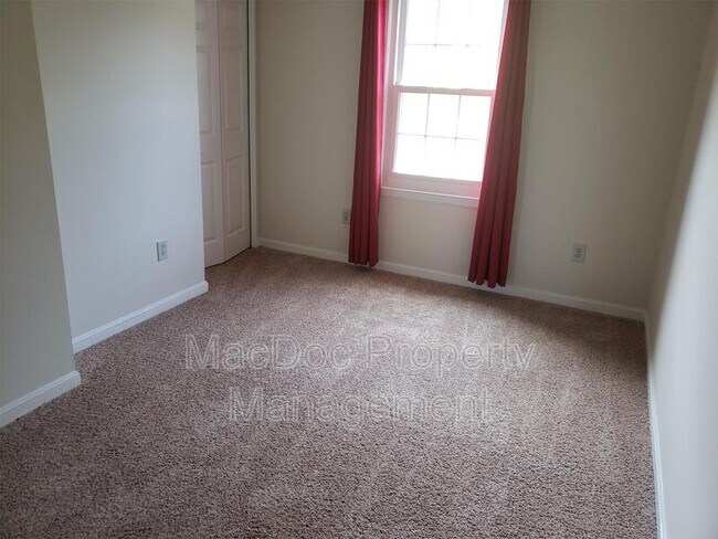 Building Photo - 7620 Regency Glen Dr