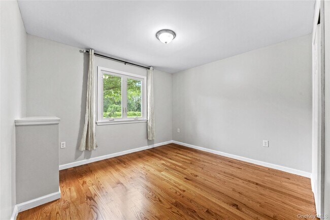Building Photo - 164-31 Underhill Ave
