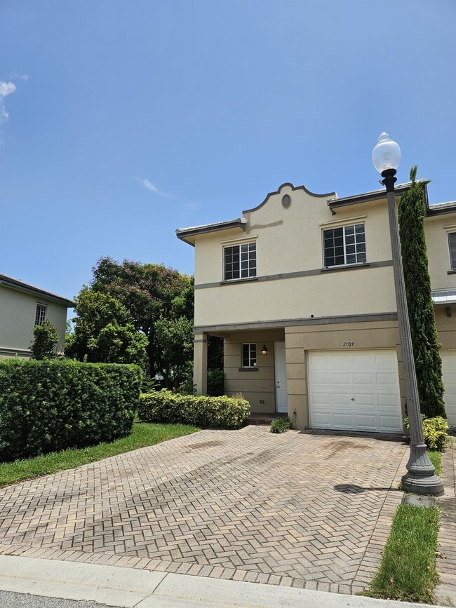 Building Photo - 2014 Marsh Harbor Dr