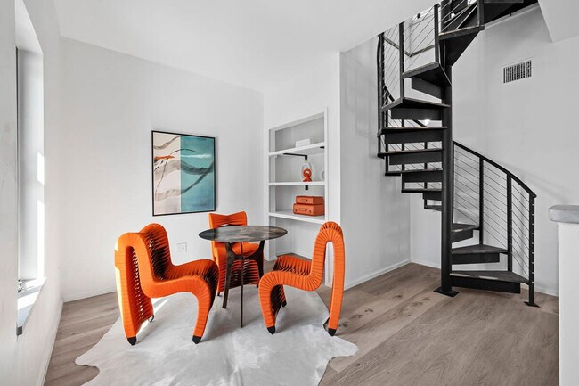 Building Photo - 2701 Bumble Bee Dr