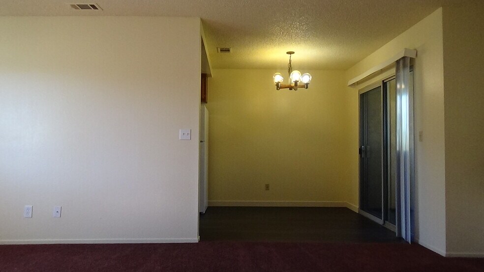 Living Room3 - 725 Summerwood Ln