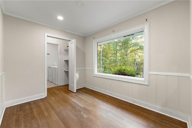Building Photo - 6511 Vernon Woods Dr NE