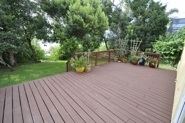 Building Photo - 3 Bedroom/2 Bathroom SFH in Lake Griffen E...