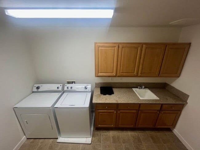 Building Photo - 229 N Chorro St