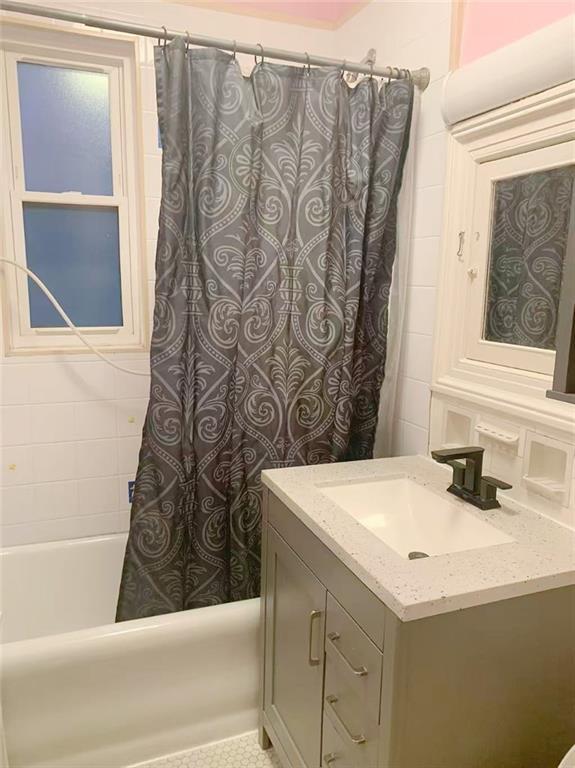 Building Photo - 8118 6th Ave