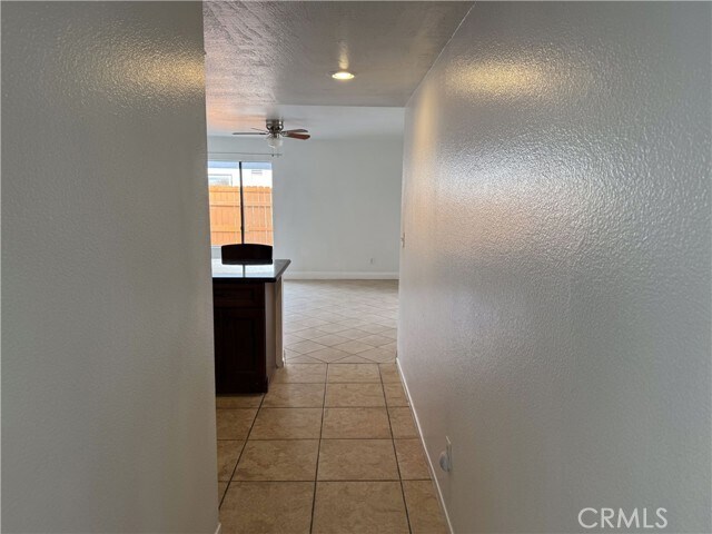 Building Photo - 25274 Woodcreek Ct