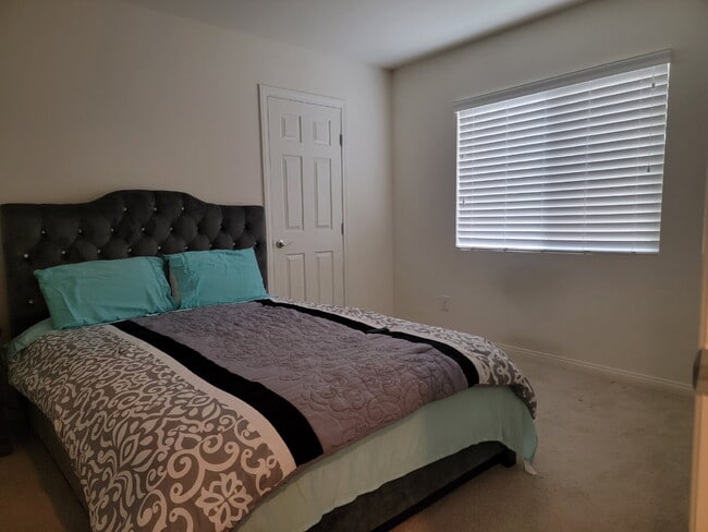 Building Photo - 4 bedroom home with a fully self  contained casita with a 3 car garage