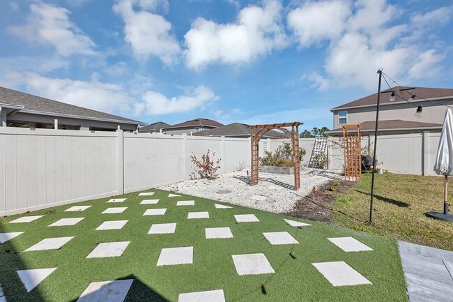 Building Photo - 3471 Dovetail Ave