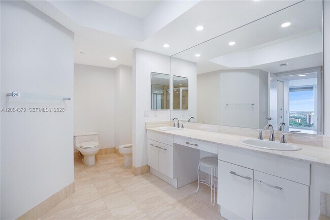 Building Photo - 21205 Yacht Club Dr