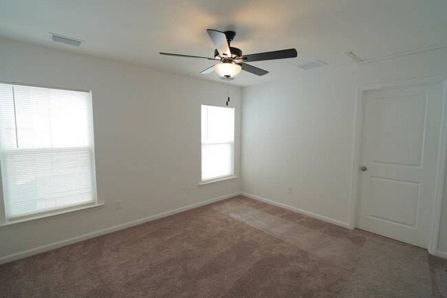 Building Photo - 2852 Mews Lndg