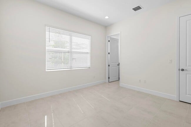 Building Photo - 14184 Lacebark Ln