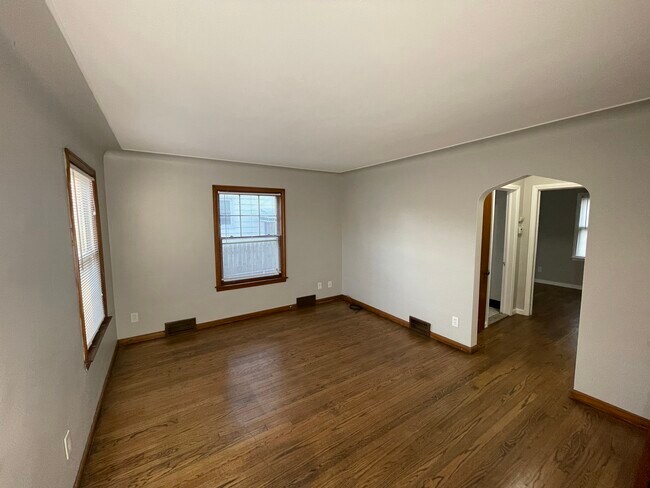 Living room - 20657 Kingsville St