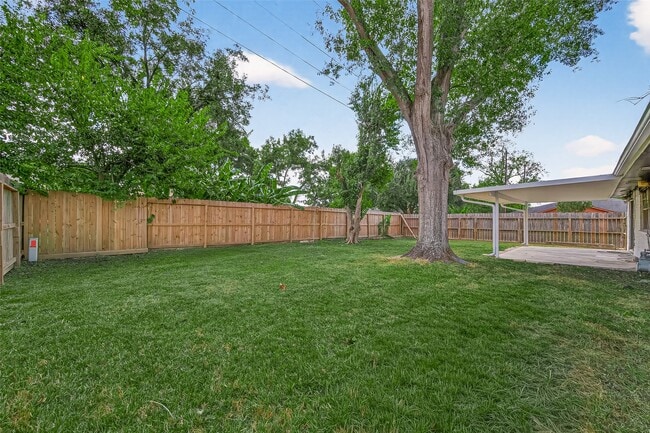 Building Photo - 16355 Sierra Grande Dr