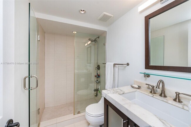 Building Photo - 4301 Collins Ave