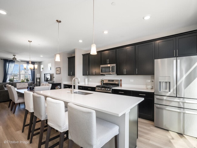 Building Photo - 1080 Bogart St