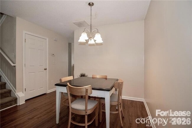 Building Photo - 137 Lynch Cir