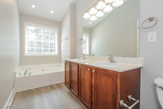 Building Photo - 252 Derby Ct