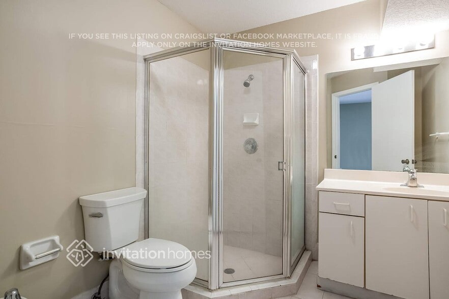 Building Photo - 9229 SW 157th Ct