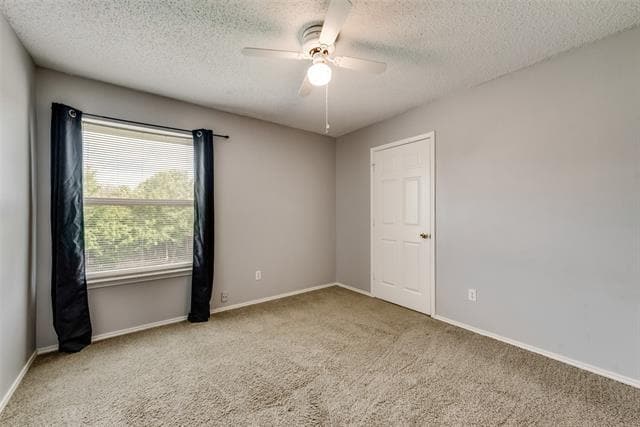 Building Photo - 803 Livingston Dr