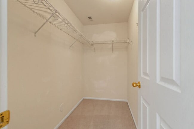 Building Photo - 857 Stagecoach Dr