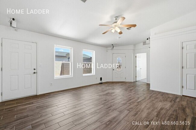 Building Photo - 10452 W Arivaca Dr