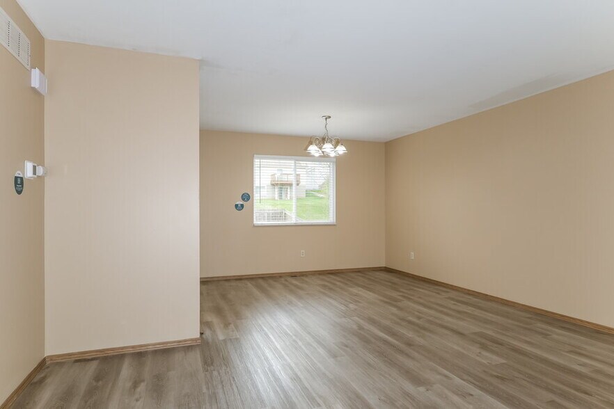 Building Photo - 4879 Persimmon Bend Ln