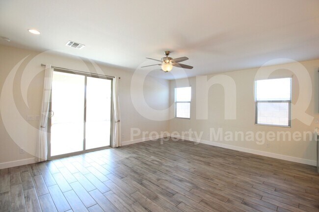 Building Photo - 8221 E Jerome Ave