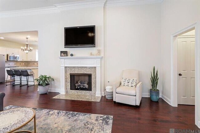 Building Photo - 4 Bedroom House  House in Gated Community| Community Pool  & Gym