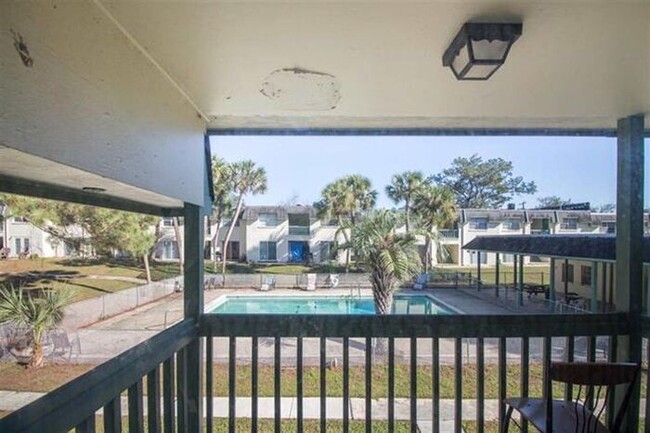 Building Photo - 3bedrooms 2 baths condo in Palms West Avai...