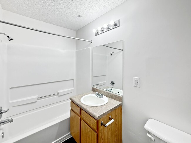 Building Photo - Massive 3 Bedroom in Montevallo*** 3 Bed 2 Bath $1,329/mo**Deposit $0