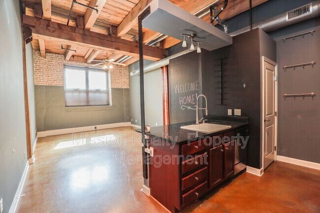 Building Photo - 815 Porter St