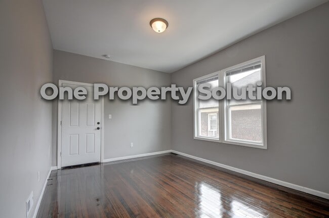 Building Photo - 35 Ruth St