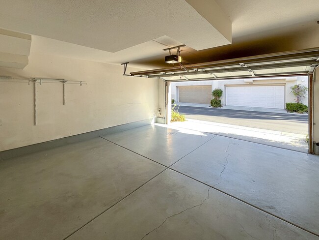 Building Photo - *Special* 3 bedroom townhome located In Rancho Carrillo!