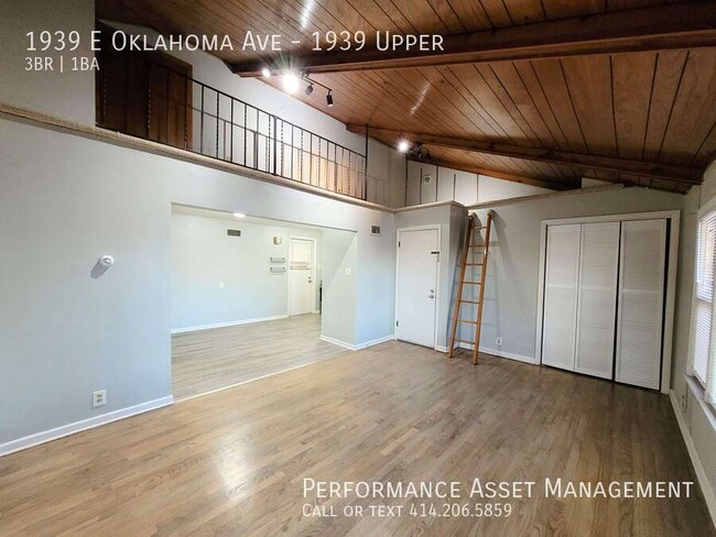 Primary Photo - Bright and spacious 3BR upper unit with hi...