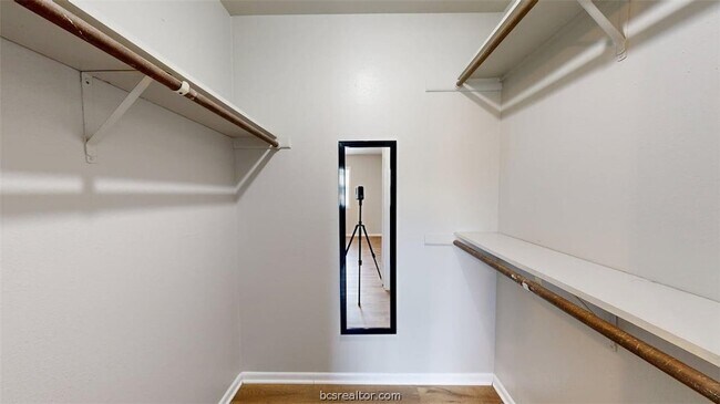 Building Photo - 1327 Airline Dr