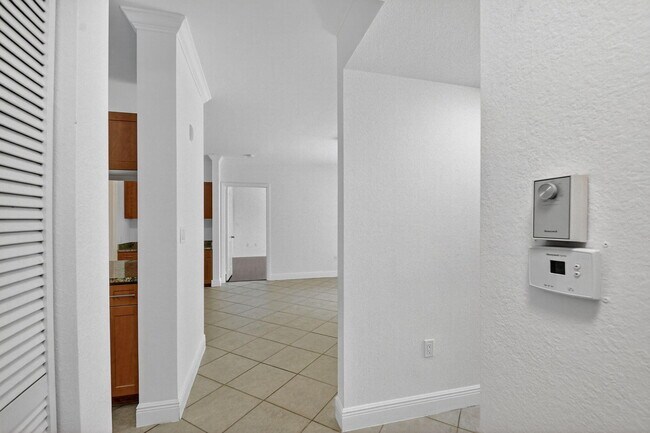 Building Photo - 6511 Emerald Dunes Dr