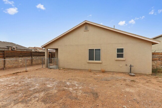 Building Photo - "Charming 3-Bed, 2-Bath Oasis on Dust Storm Lane – Spacious 1,596 Sq Ft Home in El Paso!"